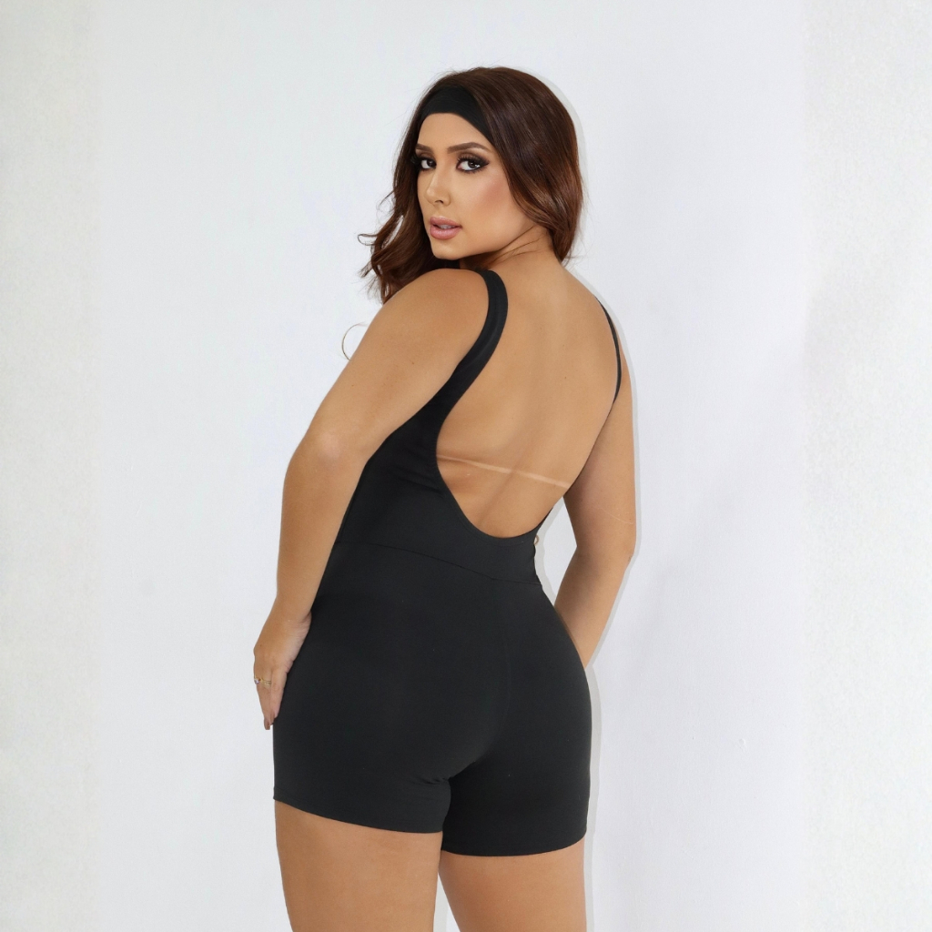 Macacão Gringa Decote Nas Costas de Manga Curta Fitness Academia Short em Oferta na Shopee