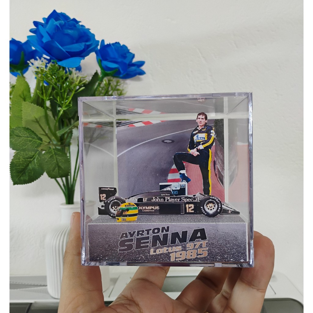 Cubo diorama Ayrton Senna Lotus 97T 1985 - Exclusivo
