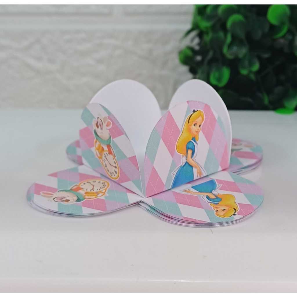 Forminhas de Doce Brigadeiro 4 Pétalas Festa, Aniversário Alice no país das maravilhas em Oferta na Shopee