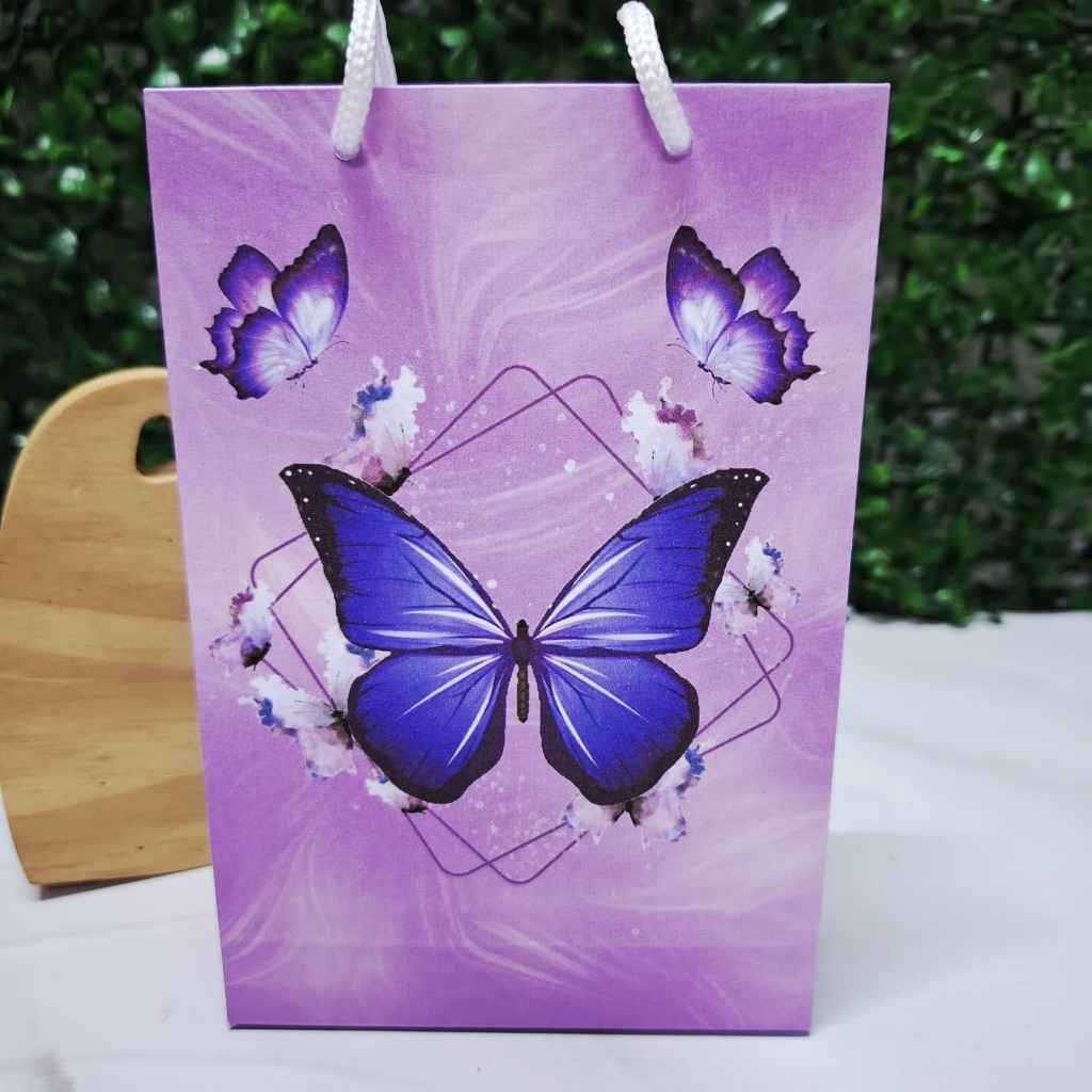 Sacolinha Surpresa Personalizada Lembrancinha Tema Jardim Das Borboletas Lilás Roxo PEGUE E MONTE