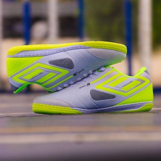 Chuteira futsal Salão profissional colada e costurada profissonal feminina e masculina oferta em Oferta na Shopee