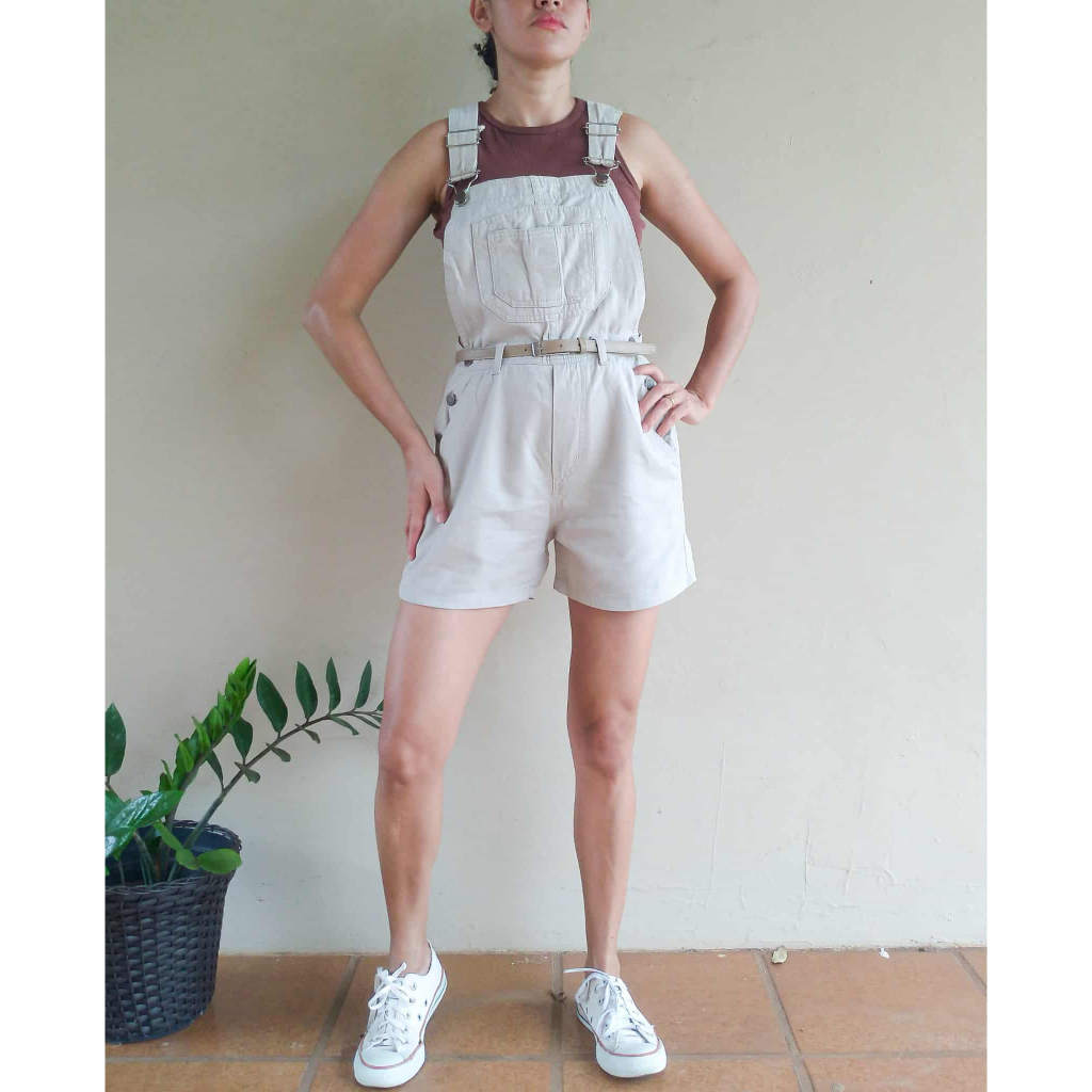 Macaquinho jeans curto cor beje claro feminino tamanho P[brechó]LEIA A DESCRIÇÃO!