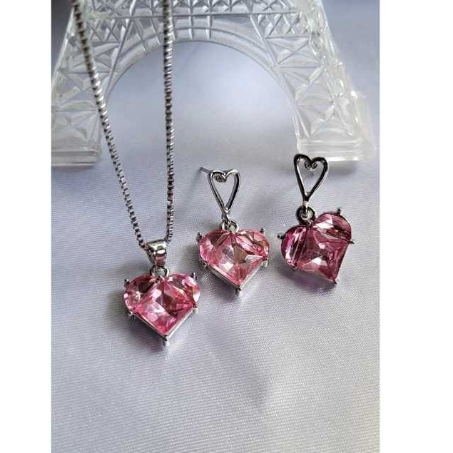 Conjunto Corrente Pingente e Brincos Coração Rosa Zircônia | Kit Joia Semijoia Delicado Namorados