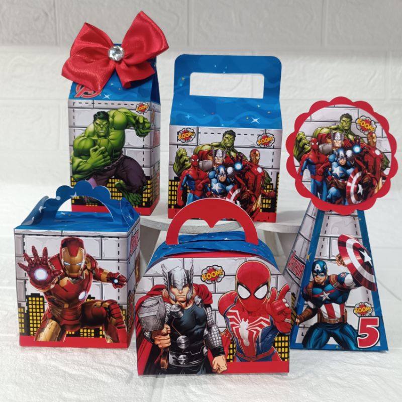 KIT FESTA CAIXAS PERSONALIZADAS VINGADORES/ LEMBRANCINHAS/CAIXINHAS COM NOME E IDADE