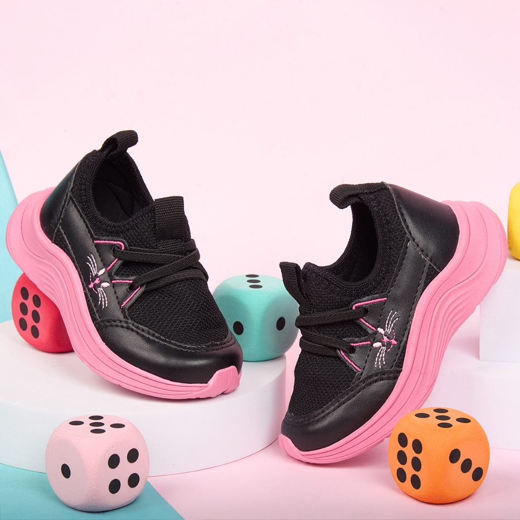 Tênis Infantil Menina Boneca Casual Confortável Festa Calce Fácil Bordado Com Gatinho Escolar T004 em Oferta na Shopee