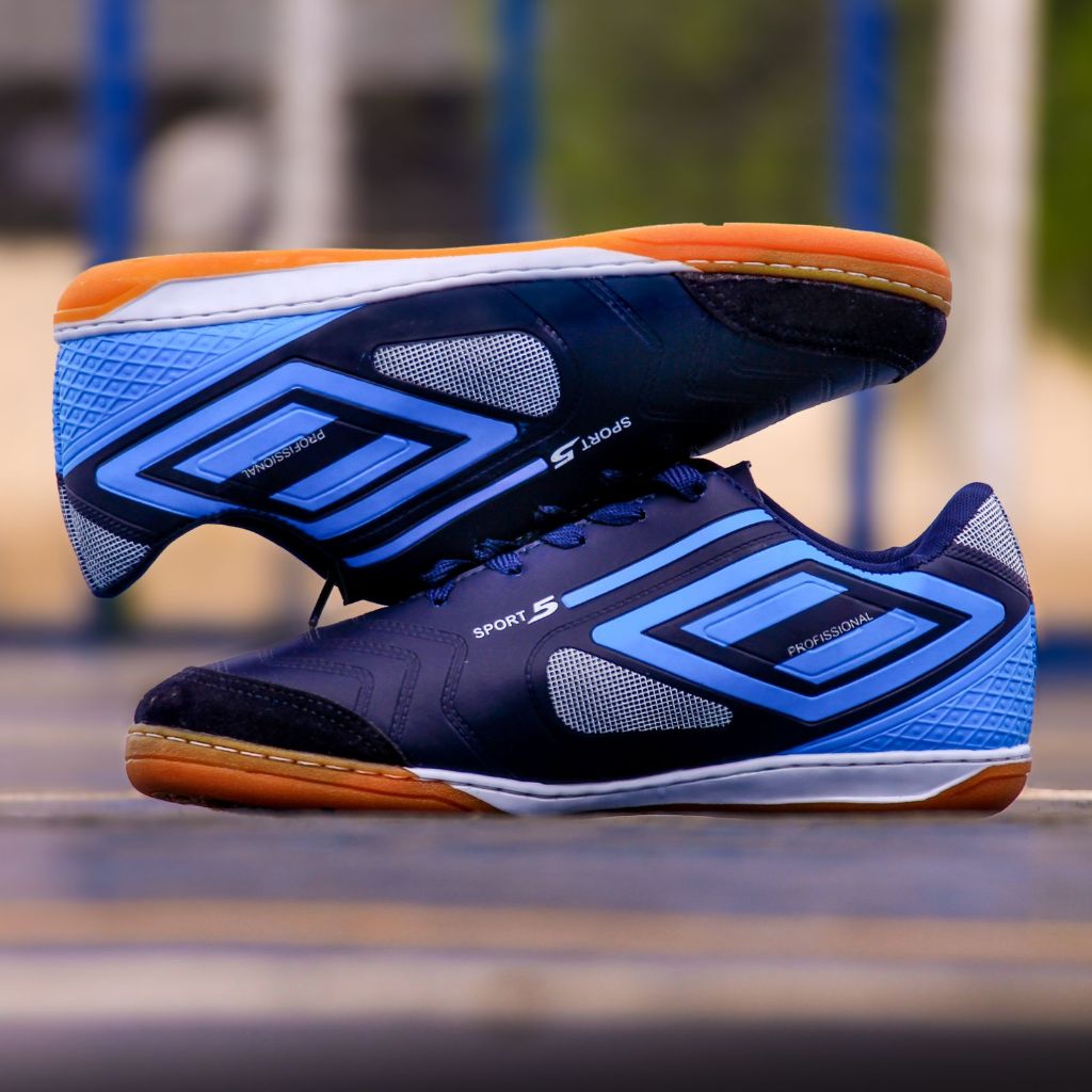 Chuteira futsal Salão profissional colada e costurada profissonal feminina e masculina oferta