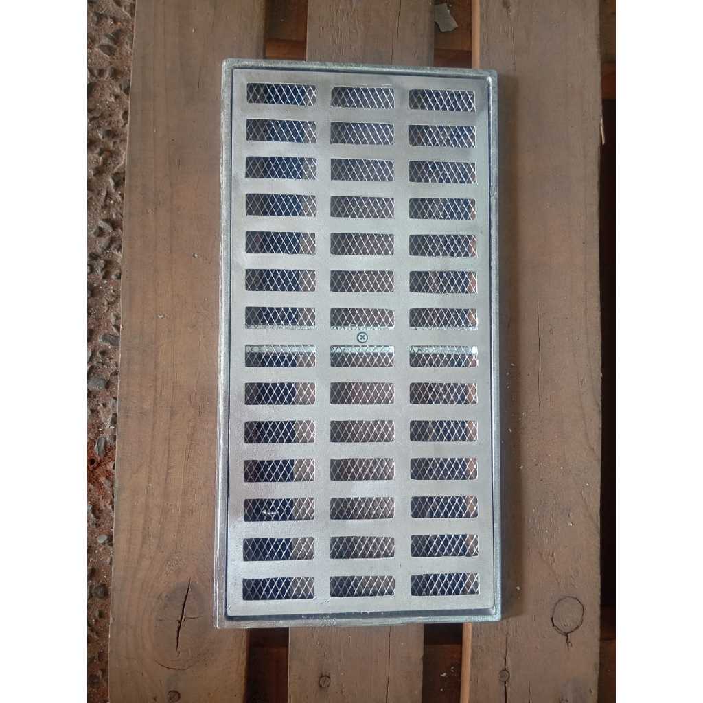 Ralo linear 20x40cm tela anti inseto com aro parafuso anti furto e acabamento escovado