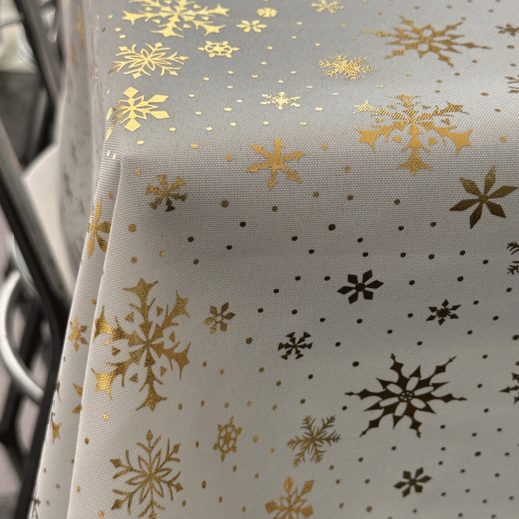Toalha Mesa Natal Estampa Papai Noel Tecido Premium Mesa Grande 8 Cadeiras Com Brilho Para Decoração De Fim De Ano