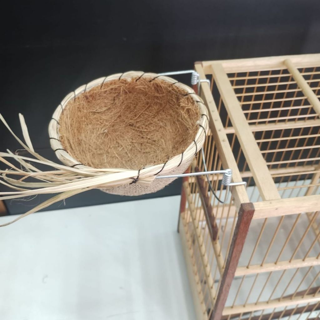 Ninho para TRINCA FERRO com bordas reforçadas e trançadas na fibra de coco e com sinzal para foguear