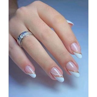 Postiça Realista Decorada Premium Branca em Oferta na Shopee