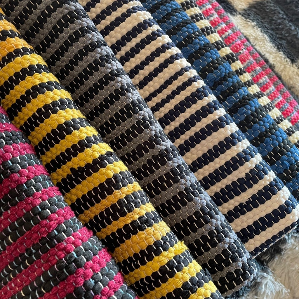 Kit Com 2 Tapetes Grandes Reforcados Artesanal Tear Grossos Especial  Porta Cozinha Quarto Varanda Malhas Primeira Linha em Oferta na Shopee