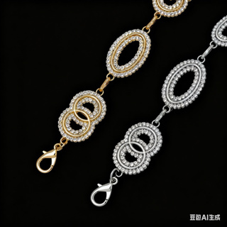 Cinto de couro com corrente dupla cravejado de strass, elegante e sofisticado, combinado com um vestido. em Oferta na Shopee