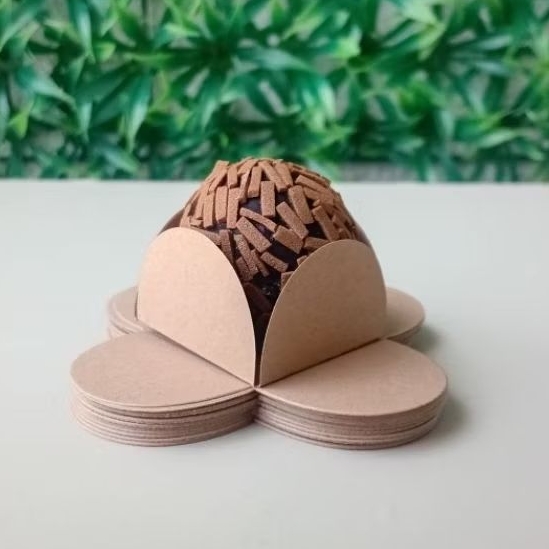 100 Forminhas kraft de Doce Brigadeiro 4 Pétalas Festa, Aniversário Lembrancinhas Personalizadas Festa Kit aniversário
