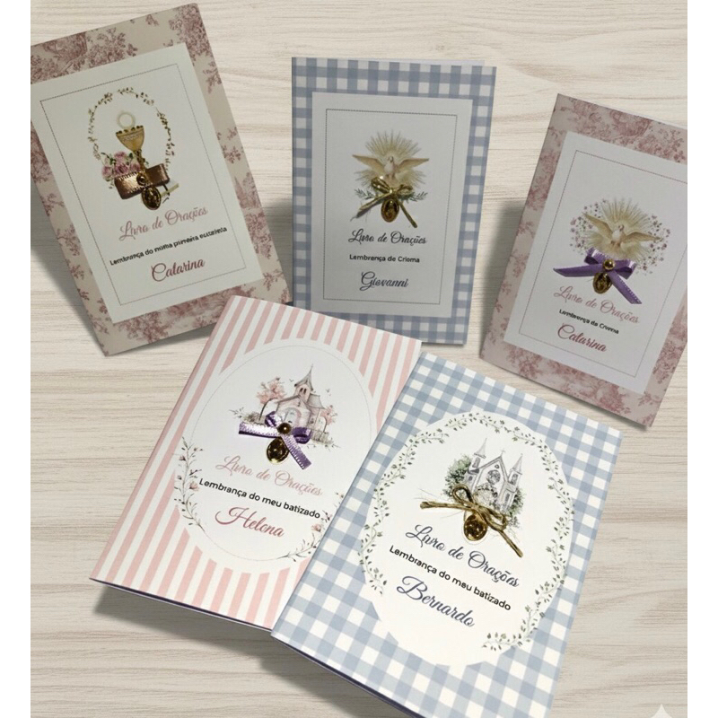 Livro de Orações Personalizado Lembrancinha de Luxo + Medalha Milagrosa para Batizado, Primeira Comunhão, Crisma…