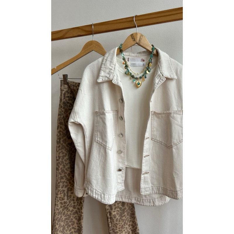 ✨ Jaqueta Sarja Off White Estilo Camisa - Com Costura em Contraste! ✨ em Oferta na Shopee