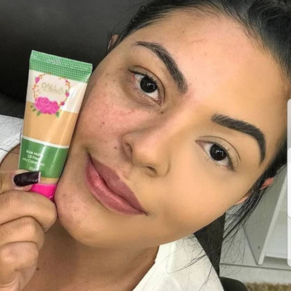 Base Vegana Efeito Matte Com Ácido Hialurônico Peles Claras e Médias Dalla