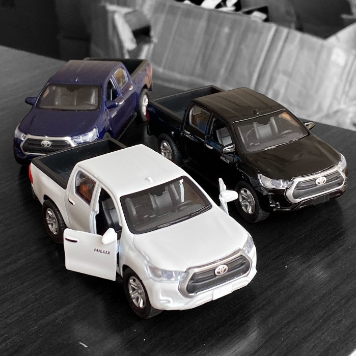 Toyota Hilux Miniatura LUZ E SOM Colecionável Carro Ferro 1:36 Metal em Oferta na Shopee
