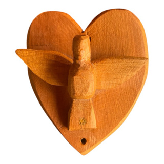 coração madeira artesanal maciça com pombinho divino em Oferta na Shopee