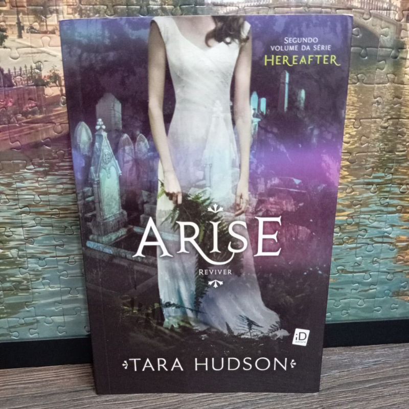 Arise (Reviver) , de Tara Hudson