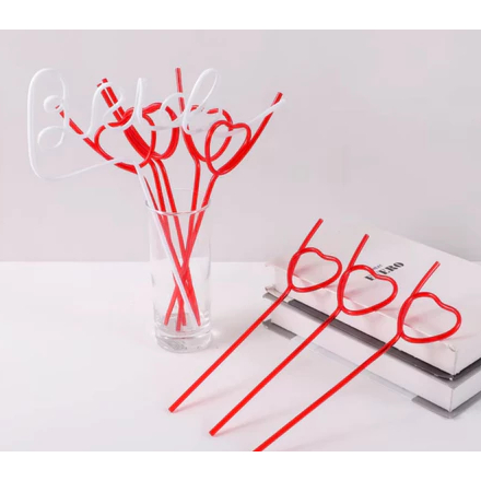 Canudo Rígido Divertido em Formato de Coração (4 un.)