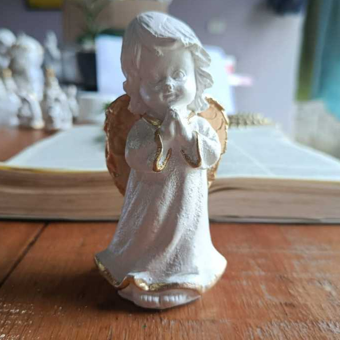 Anjo da Guarda Imagem em gesso 12cm, Branco perolado com detalhes dourado. Lembrança batismo, primeira eucaristia em Oferta na Shopee
