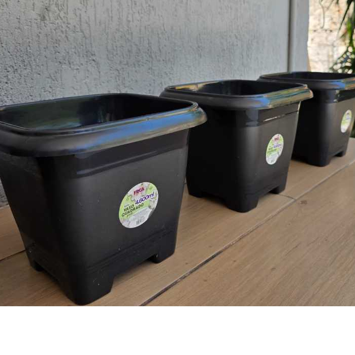 Kit de 2 a 6 Vasos Quadrado 4,6 Litros para plantas de Plástico Preto