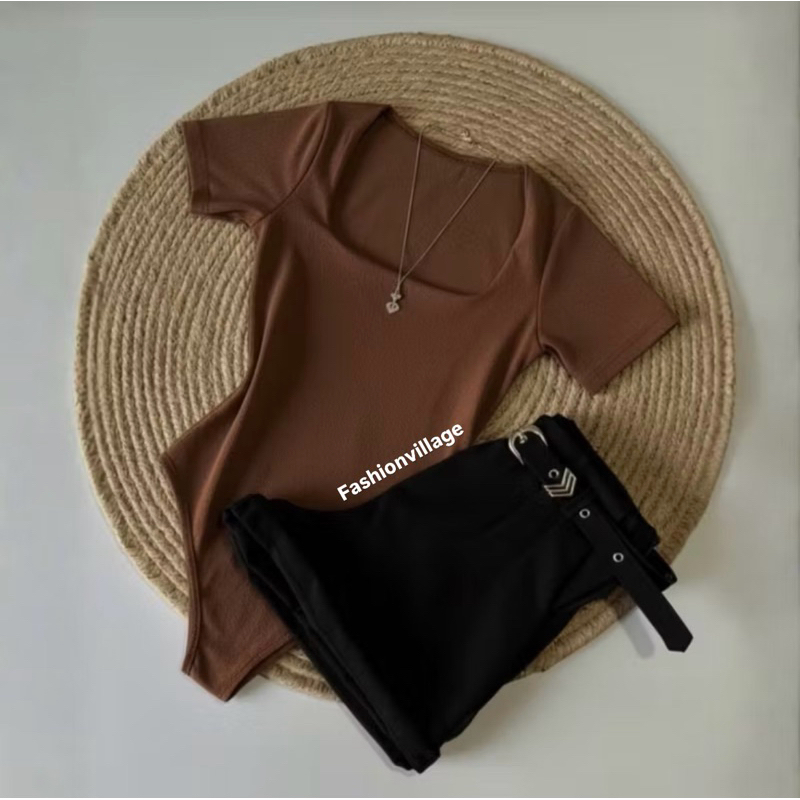 Conjunto2 Yos Body Gola QUADRADA MARROM + Short Alfaiataria com cinto Inspiração Moda Blogueira Tendencia 2026