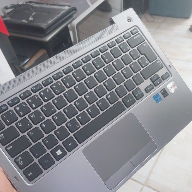 Base e Tampa traseira para ultrabook samsung Np530u3c( Usada)