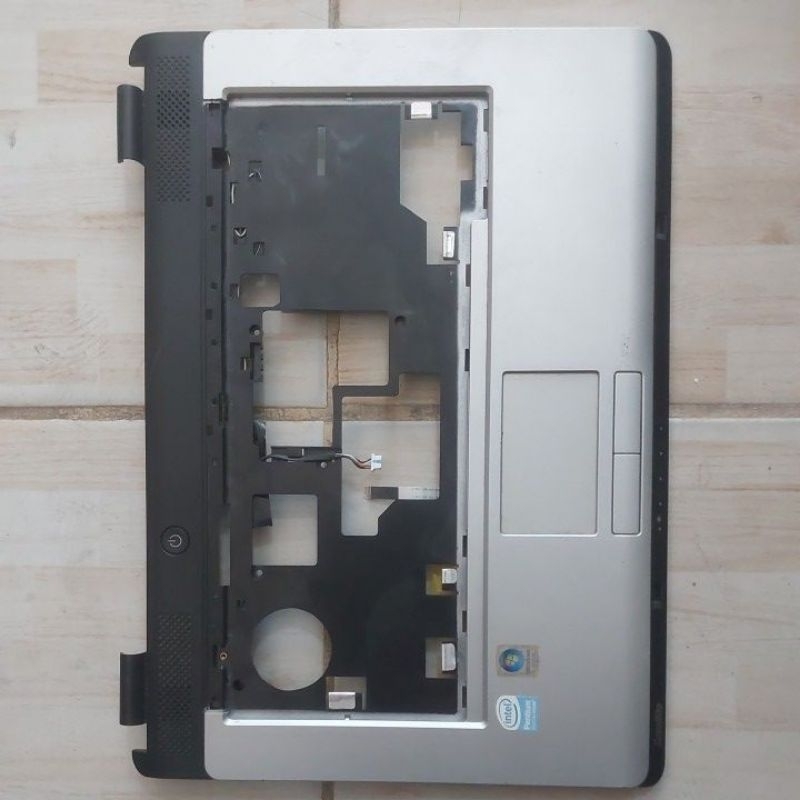 Base para notebook Toshiba Satellite L305D-S5932 V000130070 V000130130 V000130020( Usada)