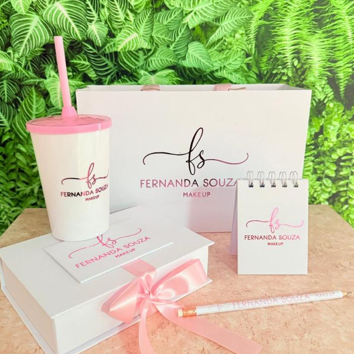 Kit para Ministrar Curso – Caixa, Lápis, Bloquinho, Sacolinha, Copo, Aplicação HOSTAMP  Personalizado com sua Logo!