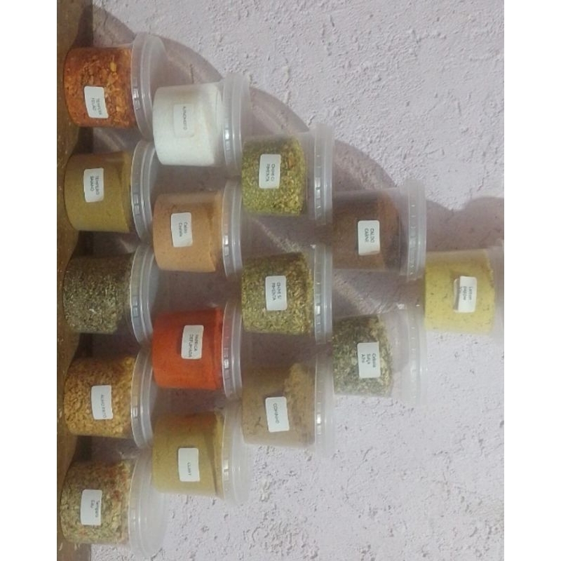 Kit com 20 temperos e condimentos c/ou s/pimenta + 20 potes de 140ml (EXTRA 10G DE ORÉGANO) em Oferta na Shopee