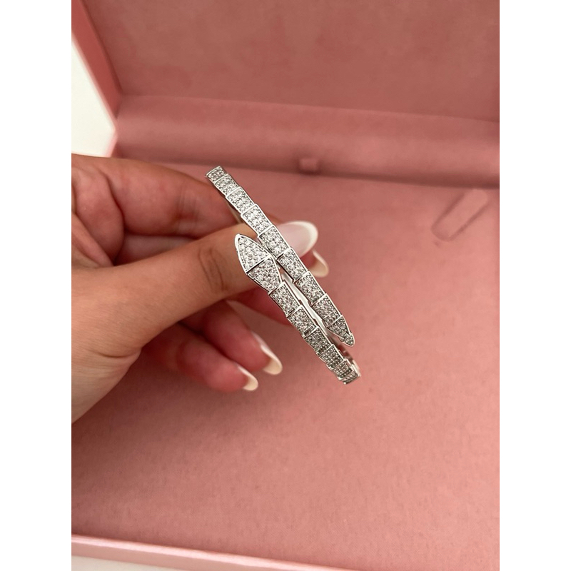 Bracelete Cobra Cravejado: Onde Comprar | BuscaProdutos