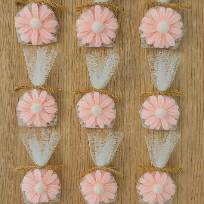 Kit Velas Aromáticas Margarida Lembrancinhas Aniversário / Casamento / Chá de Bebê / Maternidade - Tag Personalizada
