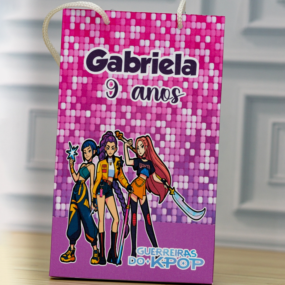 Sacolinha Surpresa Personalizada GUERREIRA DO KPOP  - Lembrancinha Personalizada Festa Infantil Pegue e Monte