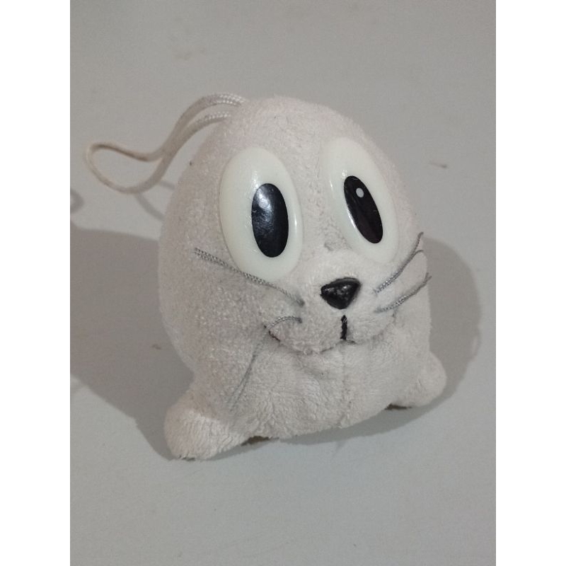 Brinquedo pelúcia chaveiro Foca da coleção Natoons Kinder Ovo Max antigo
