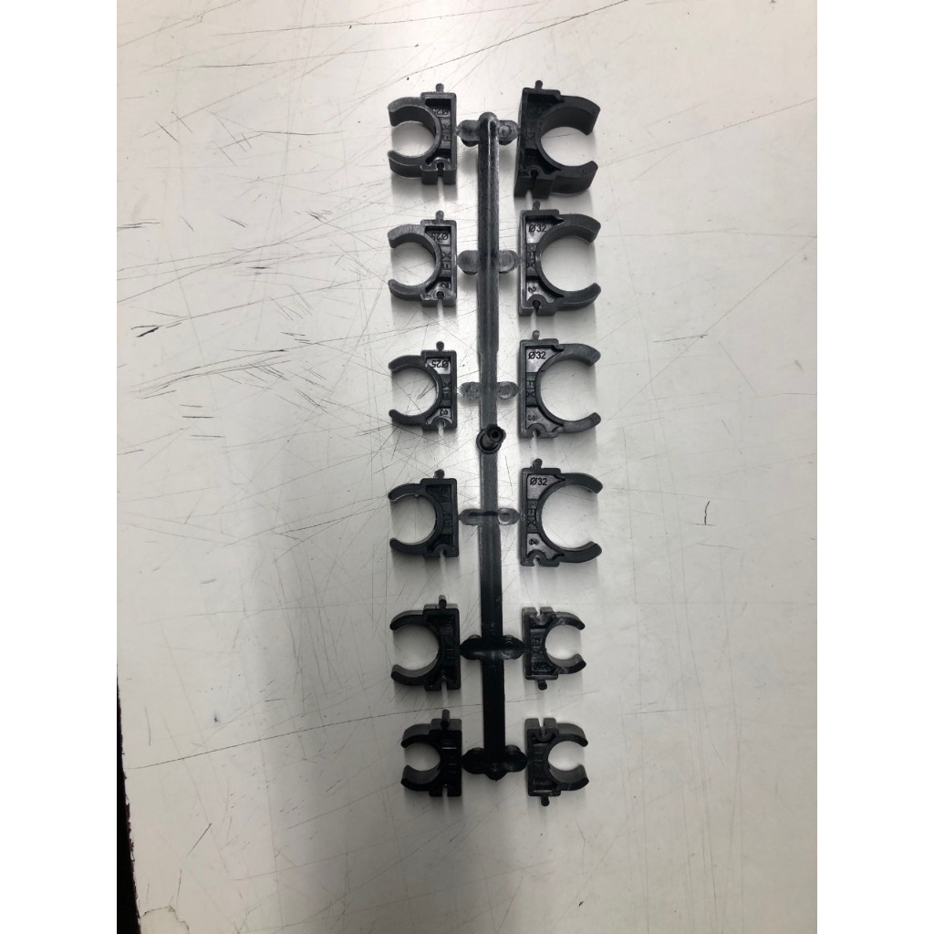 Kit 10 Abraçadeira reforçada 20/25/32mm eletroduto cano tubulação elétrica hidráulica direto fabric