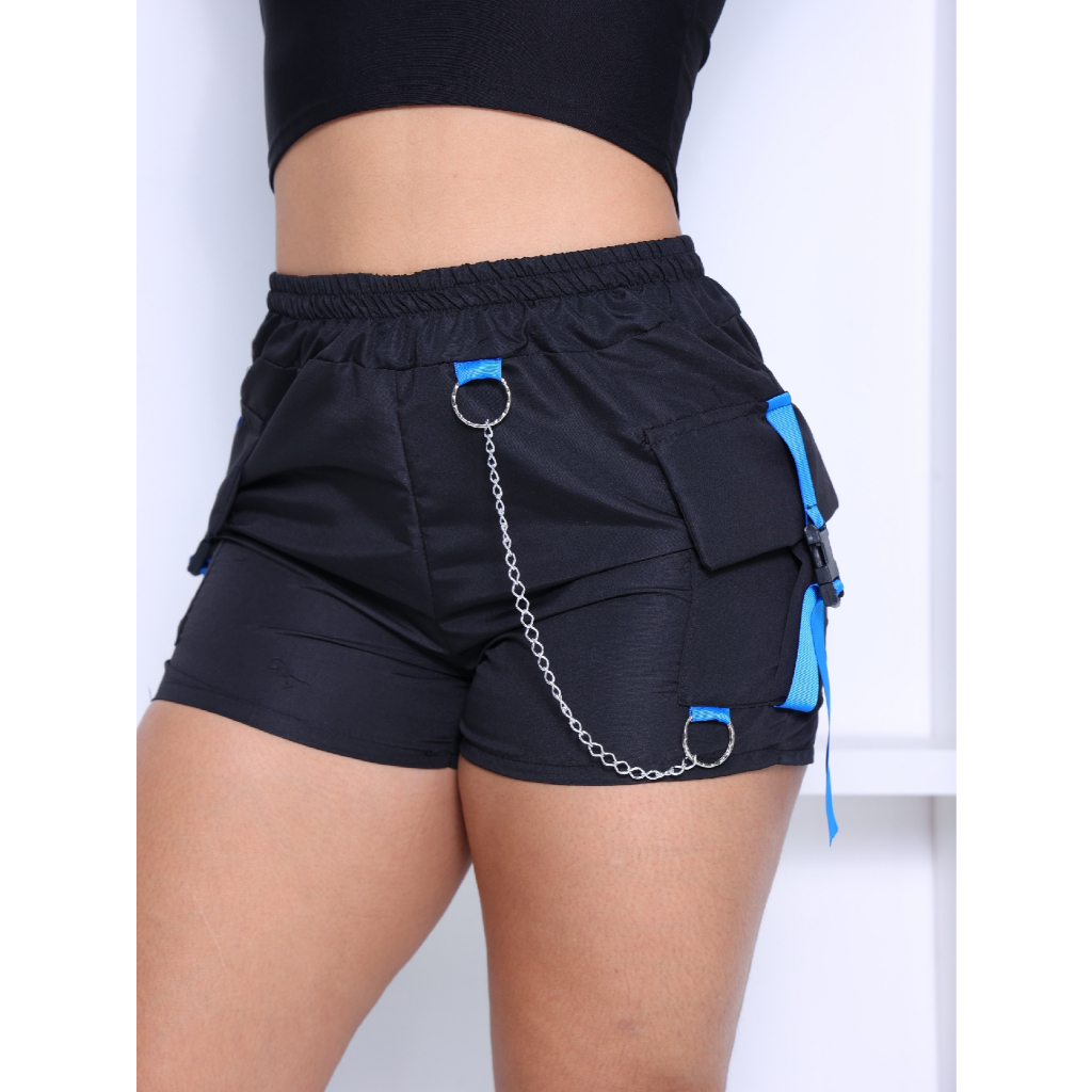 Short Shortinho Cargo Tactel Faixas Coloridas com Bolsos e Corrente Feminino em Oferta na Shopee