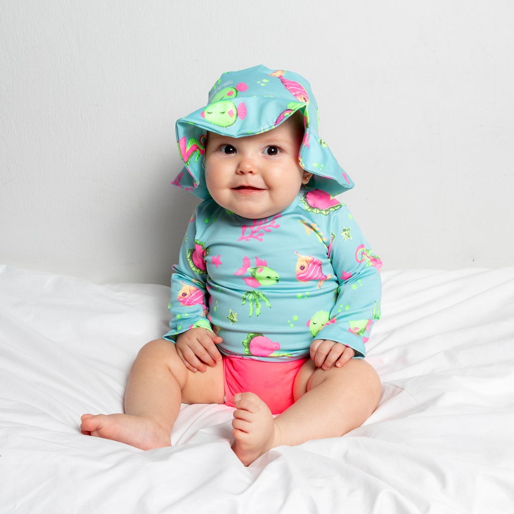 Kit 3 Peças Moda Praia Infantil Menina Bebe com Blusa + Chapéu + Tapa fraldas com Proteção Solar UV50+ Moda Praia Verão