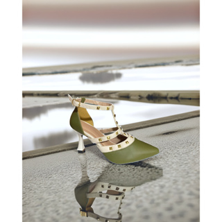 Salto com Spikes- verde esmeralda e detalhe branco/ Salto Fino em Oferta na Shopee