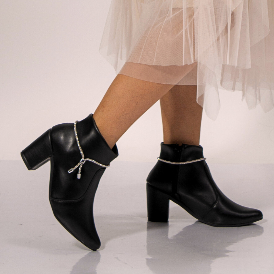 Bota Coturno Feminina Salto Bloco Bico Fino Strass Western