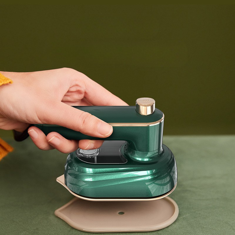 Mini Ferro De Passar Roupas a Vapor Pequeno Perfeito Para Viagem / Elétrico Bivolt