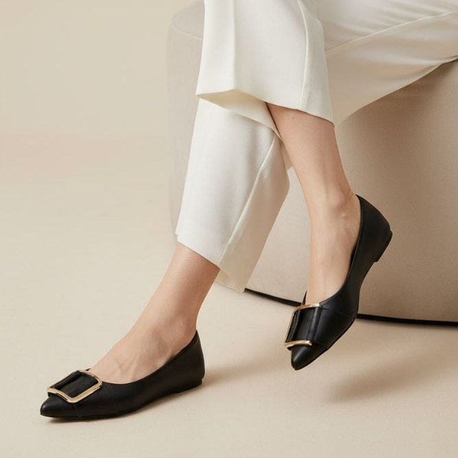 Sapatilha Feminina Confortável Luxo Elegante Sapato Feminino Mocassim Bico Fino Preto Enfeite em Oferta na Shopee