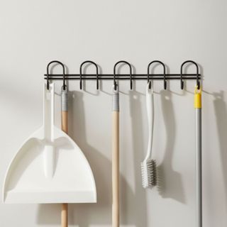 Cabide Multiuso 10 Ganchos para Lavanderia – Suporte para Vassouras, Rodos e Acessórios de Limpeza em Oferta na Shopee