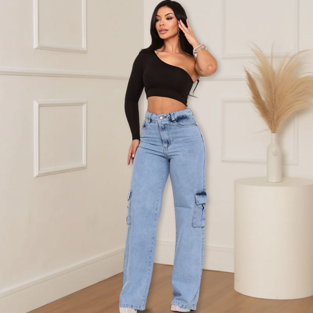 Calça Jeans Feminina Wide Leg Cargo com Bolsos Laterais Cintura Alta Pantalona Estilo Gringa
