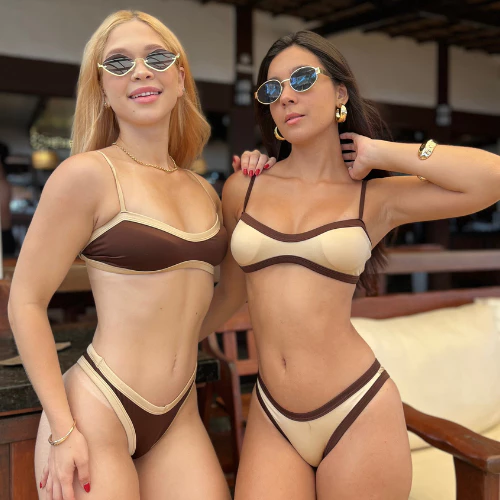 Biquíni Feminino Top Bicolor Asa Delta com Bojo Removível e Tecido Resistente Brilhante — imagem 1