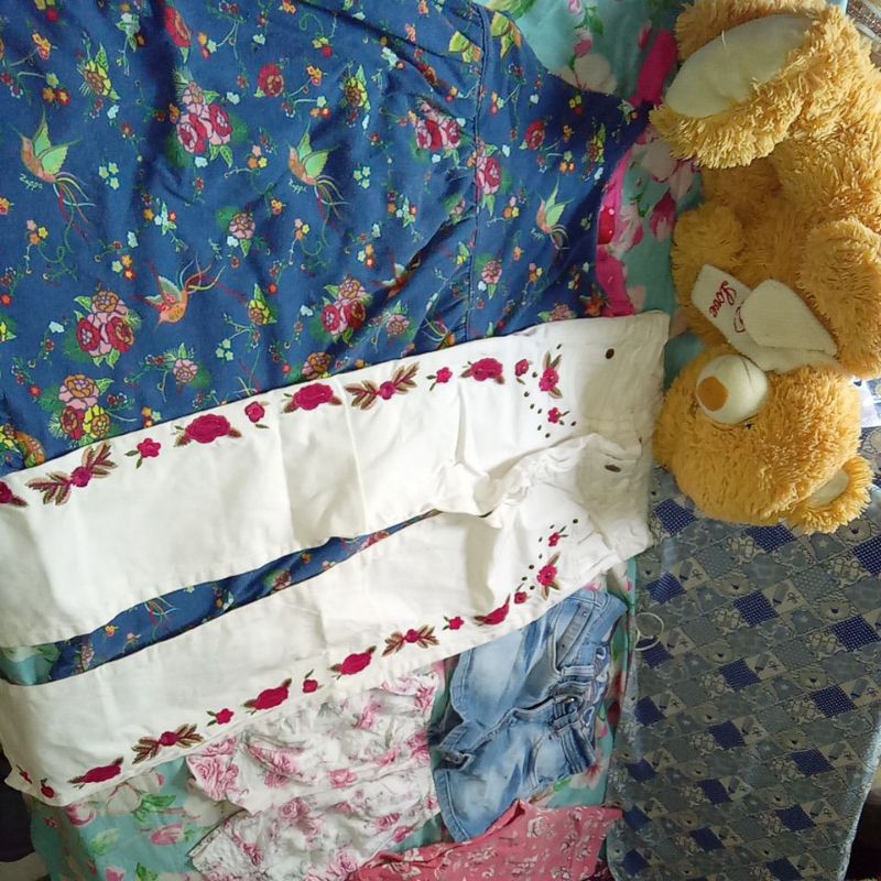 lote de roupa 10 anos + urso usado