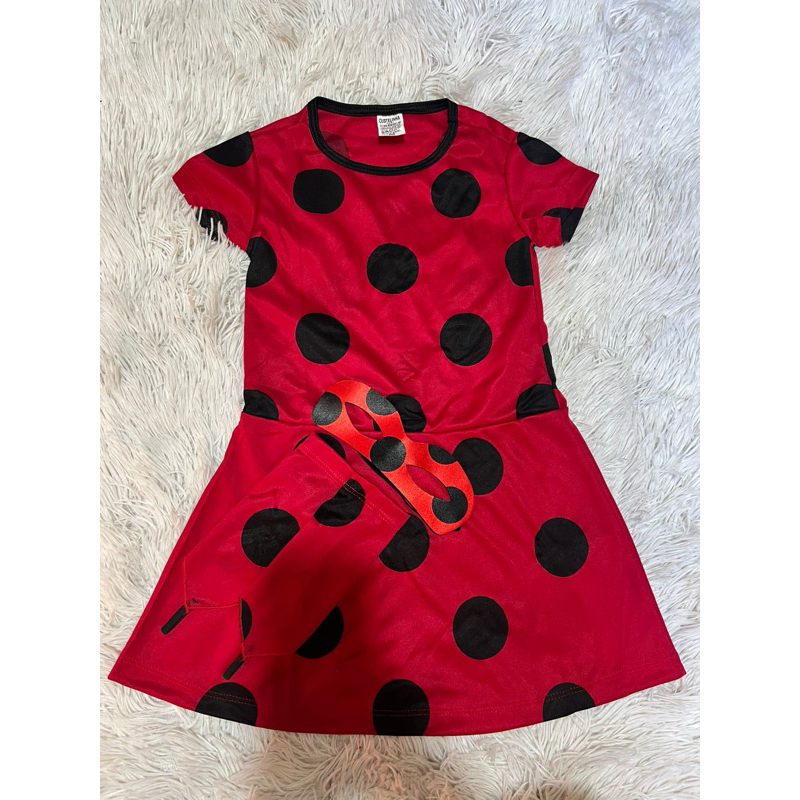 Lary bang vestido acompanhar Máscara e luva