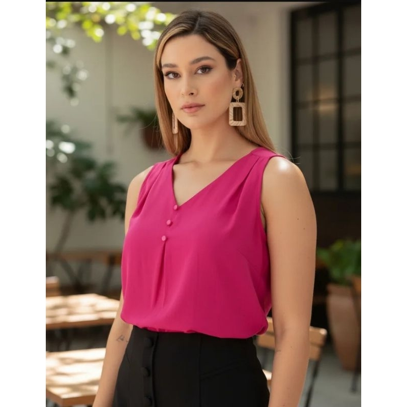 blusa regata com botão forrado