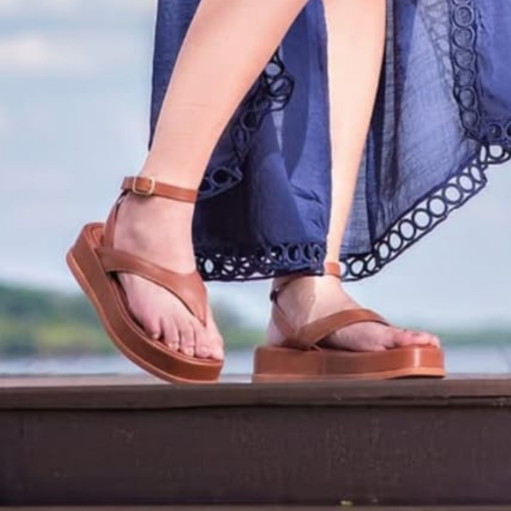 Chinelo Feminino Flatform Sandália Papete Confortável Fivela em Oferta na Shopee