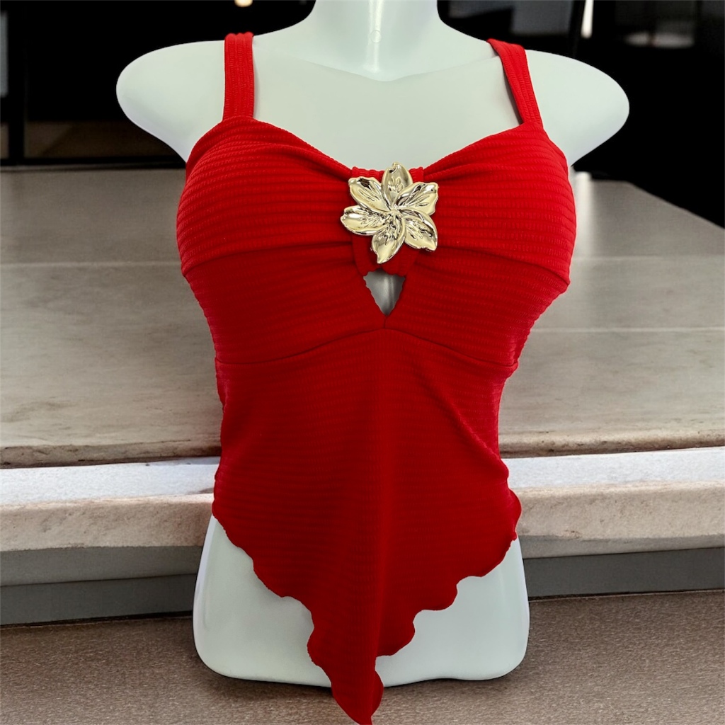 Blusinha Cropped com Bojo e Fivela Flor - Moda Feminina”